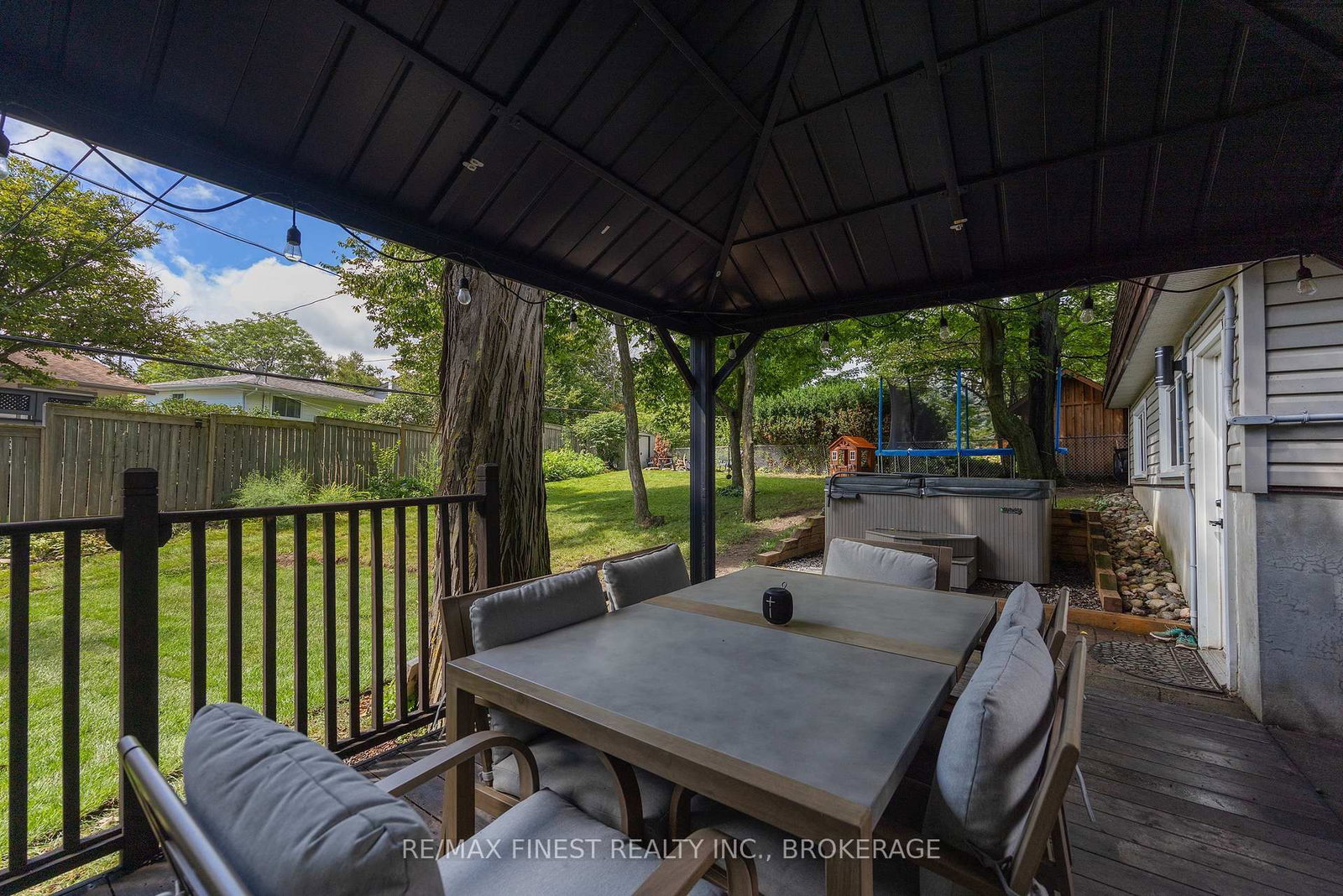 907 Pembridge Crescent • Kingston, ON photo 30