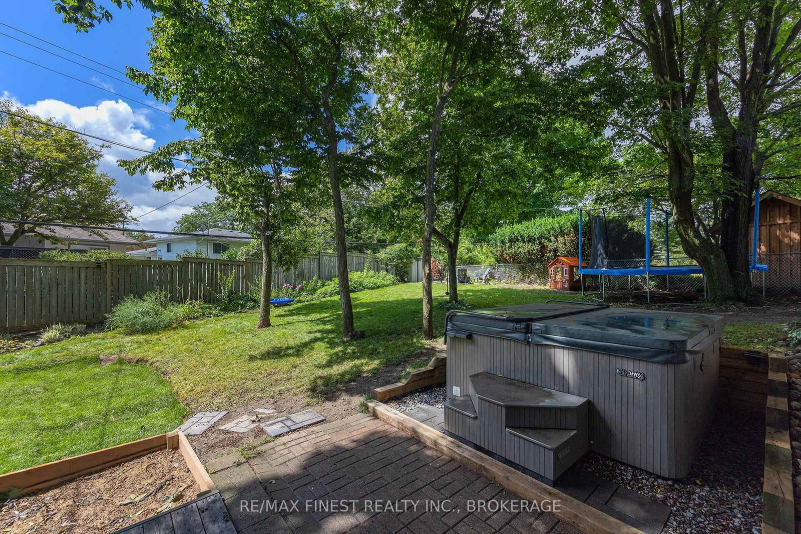 907 Pembridge Crescent • Kingston, ON photo 34