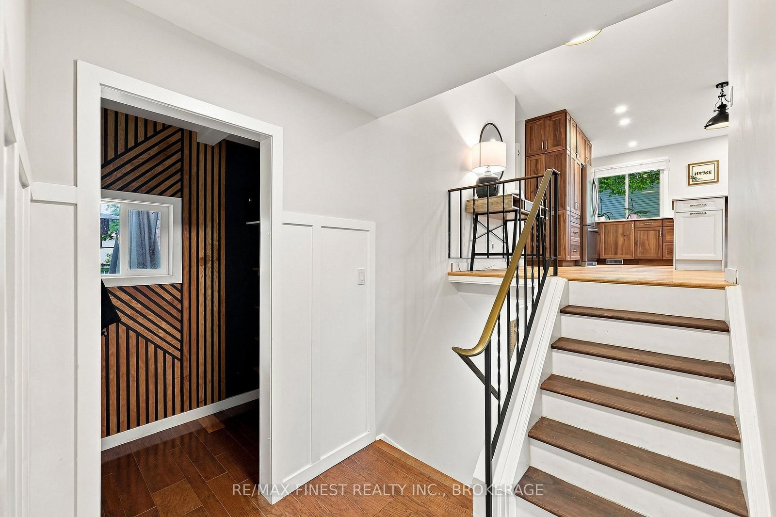 907 Pembridge Crescent • Kingston, ON photo 5