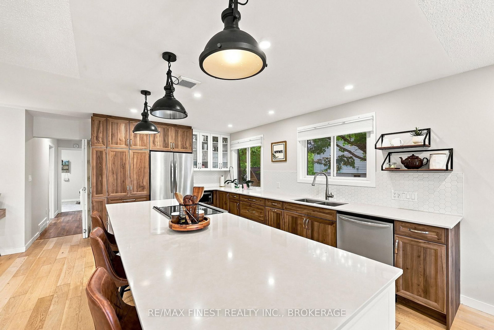 907 Pembridge Crescent • Kingston, ON photo 9