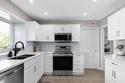 5 Avery Court • Parry Sound, ON photo 8