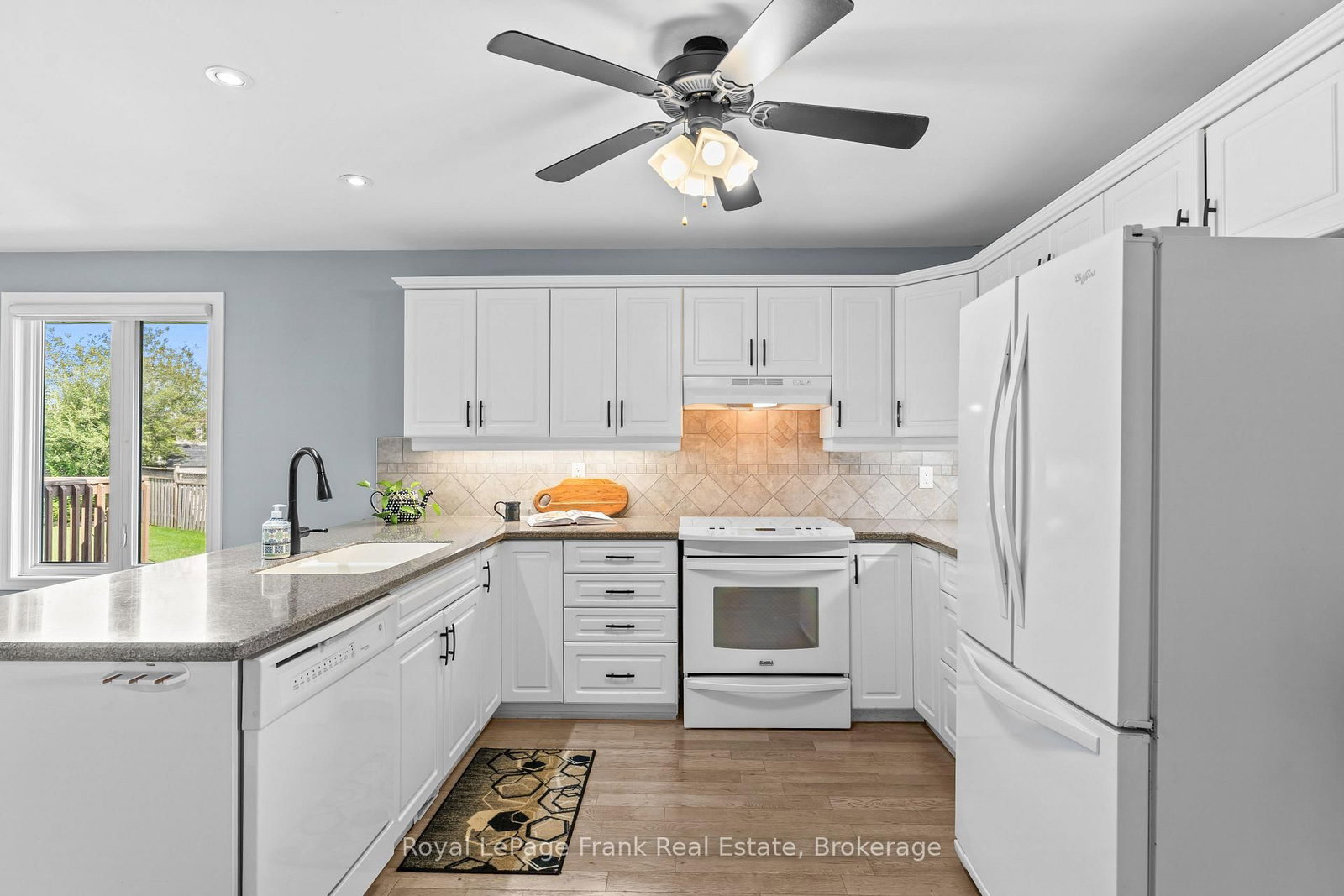 18 Matthews Court • Peterborough, ON photo 12