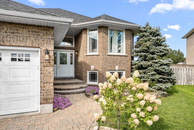 18 Matthews Court • Peterborough, ON photo 2