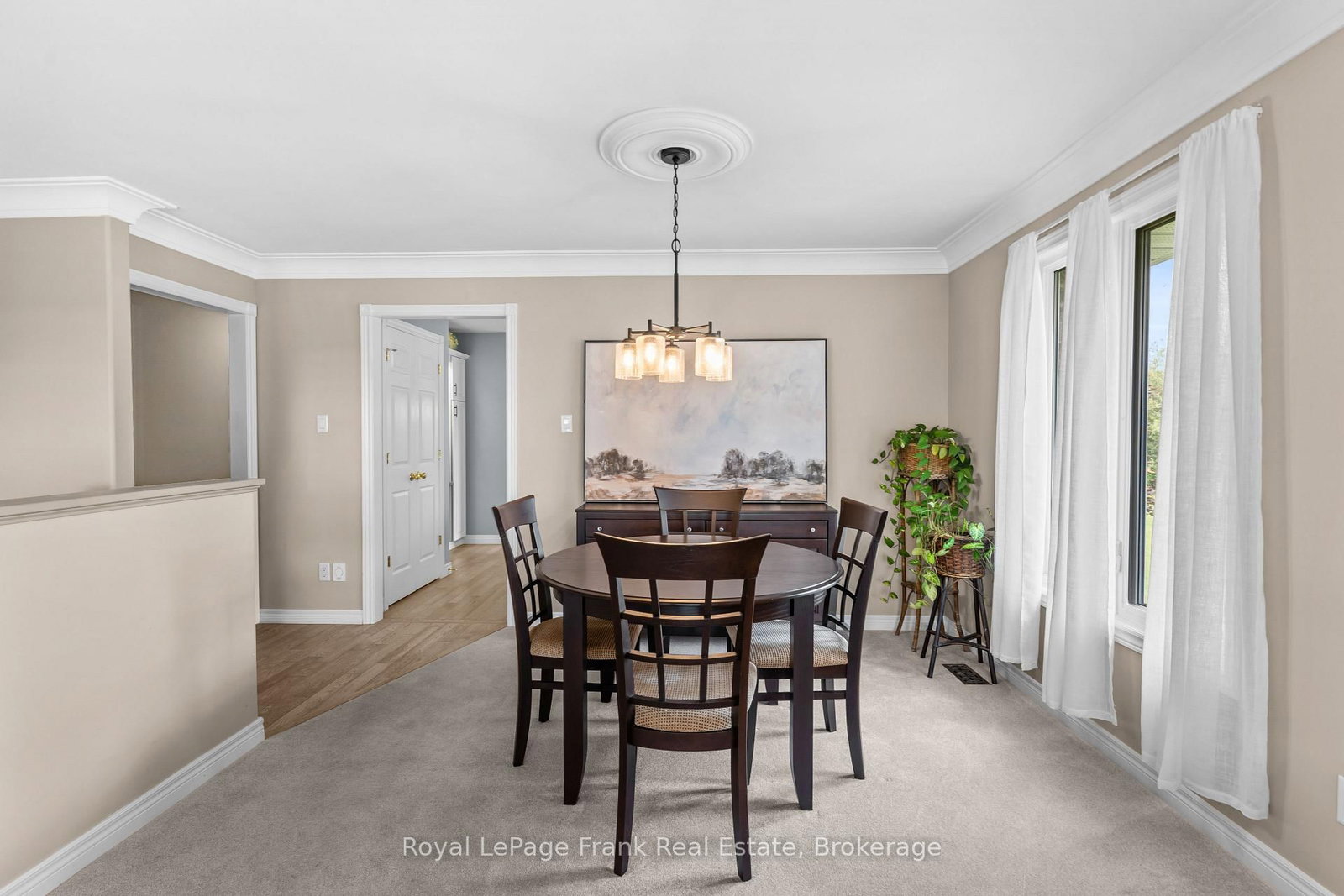 18 Matthews Court • Peterborough, ON photo 8