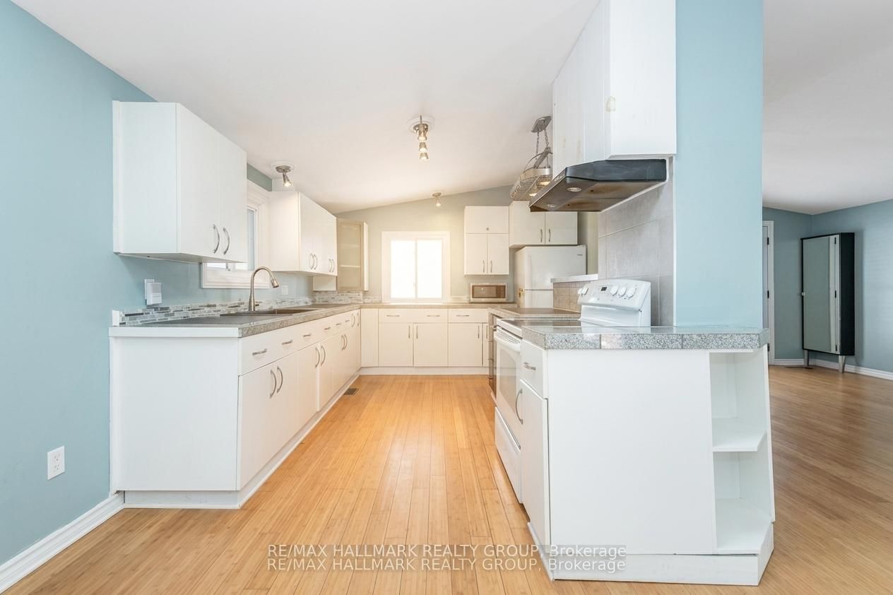 2223 Halifax Drive • Ottawa, ON photo 10