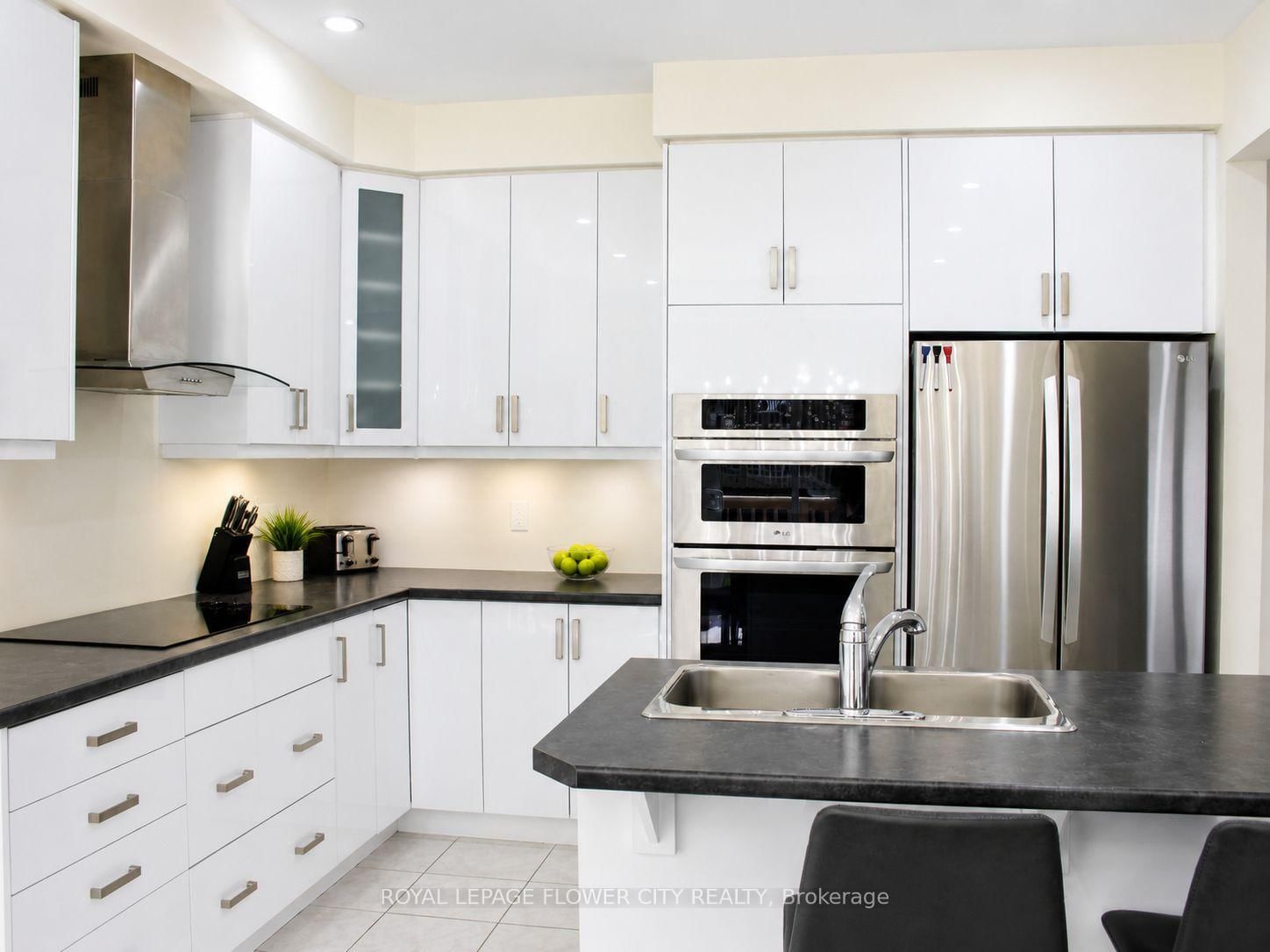 18 Jenner Drive • Brant, ON photo 12