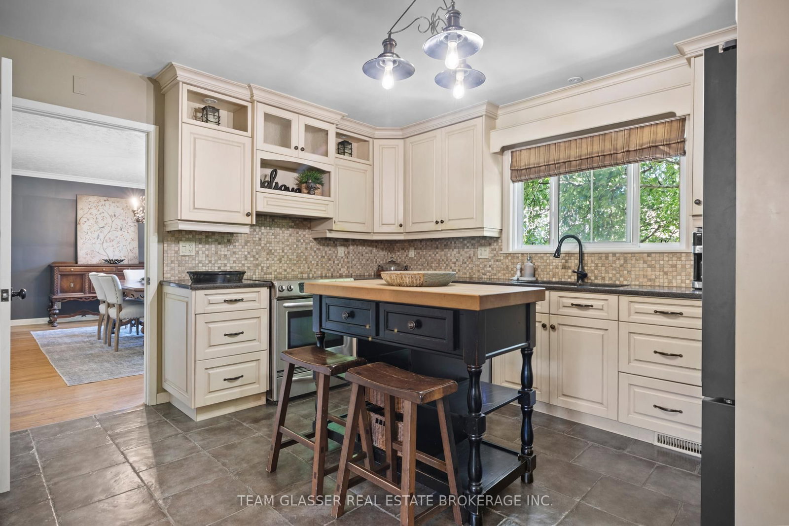 20 Parkview Drive • St. Thomas, ON photo 6