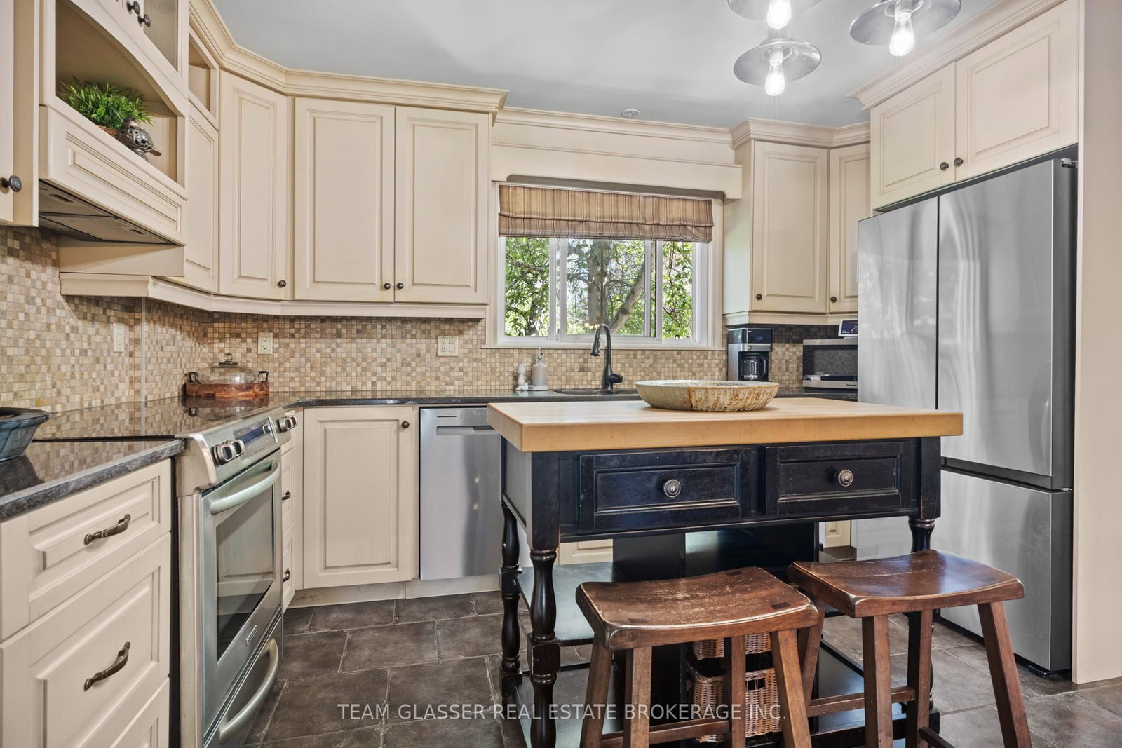 20 Parkview Drive • St. Thomas, ON photo 7