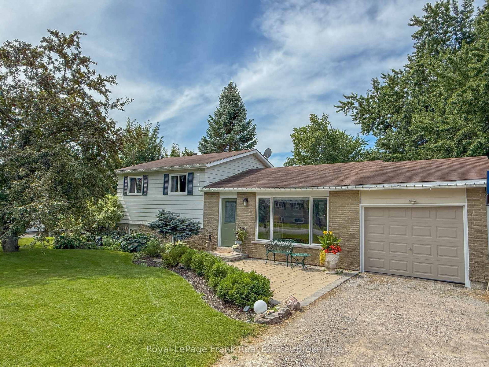 10 Chickadee Court • Kawartha Lakes, ON photo 1
