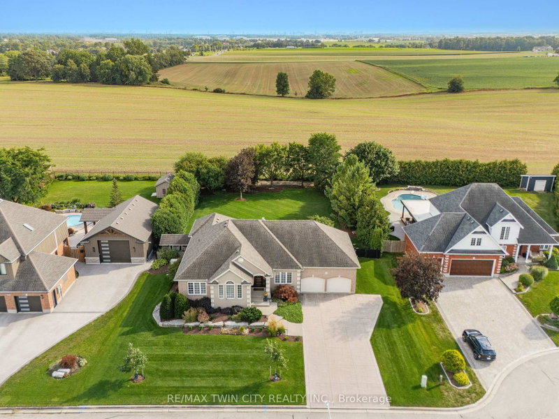 26 Weberlyn Crescent