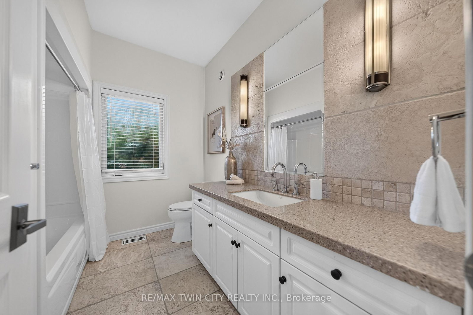 26 Weberlyn Crescent • Woolwich, ON photo 31