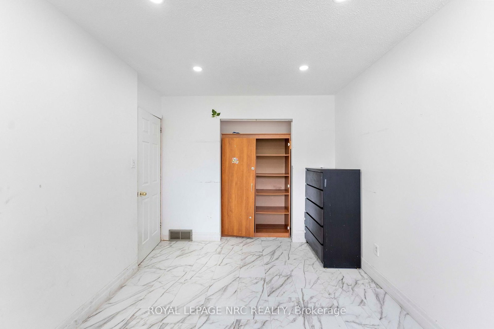 35 Eugene Street • Hamilton, ON photo 24