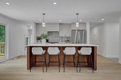 8 Brian Crescent • Ottawa, ON photo 7