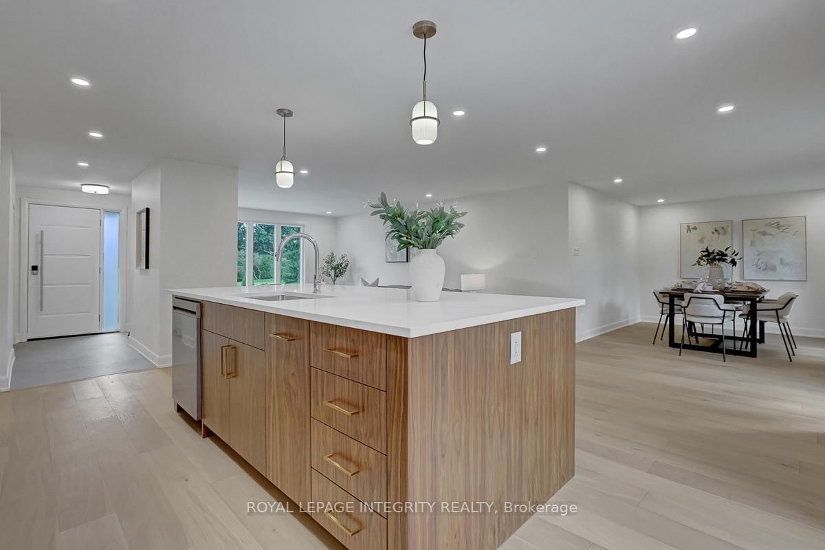 8 Brian Crescent • Ottawa, ON photo 9