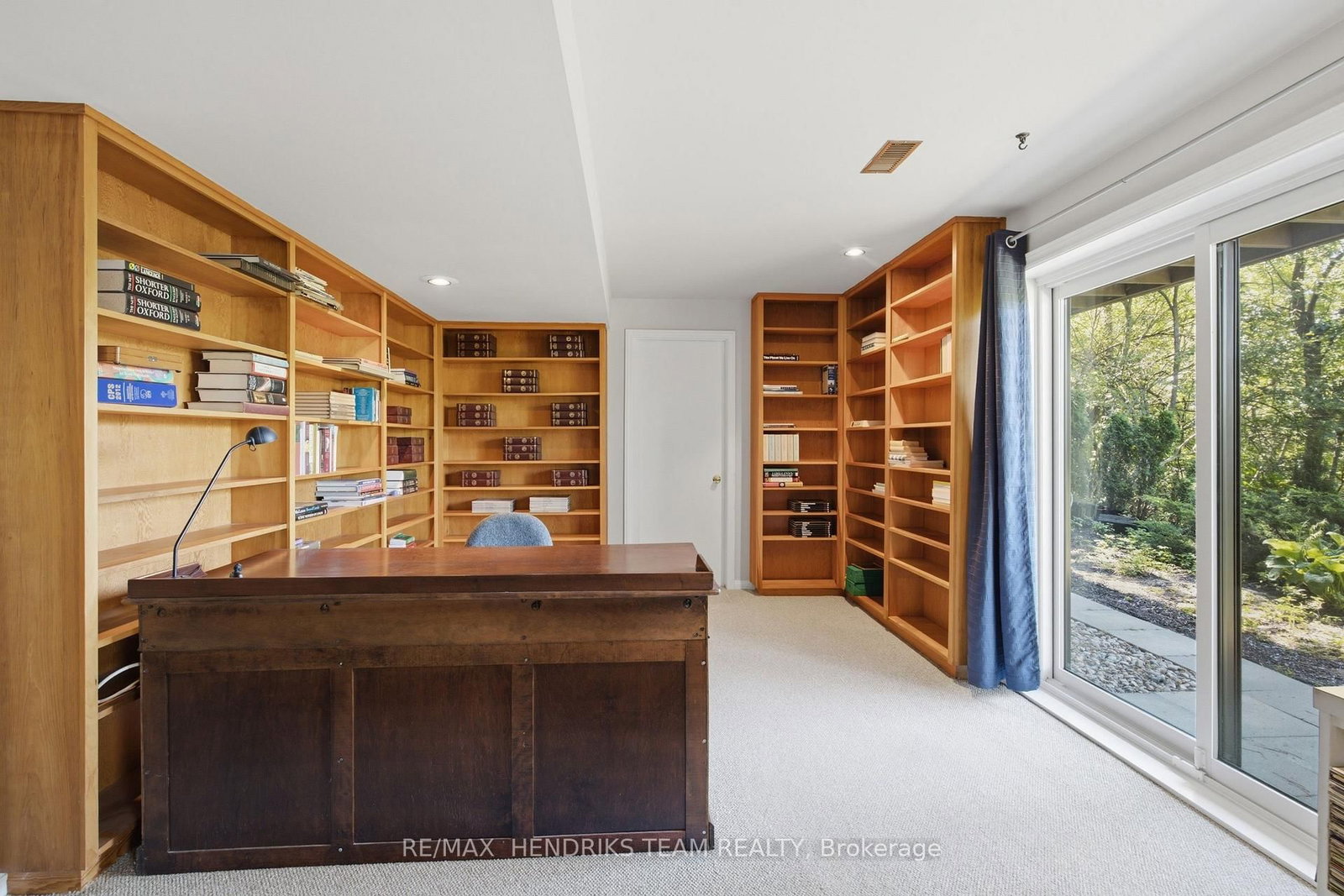 10 Vergorda Circle • St. Catharines, ON photo 36