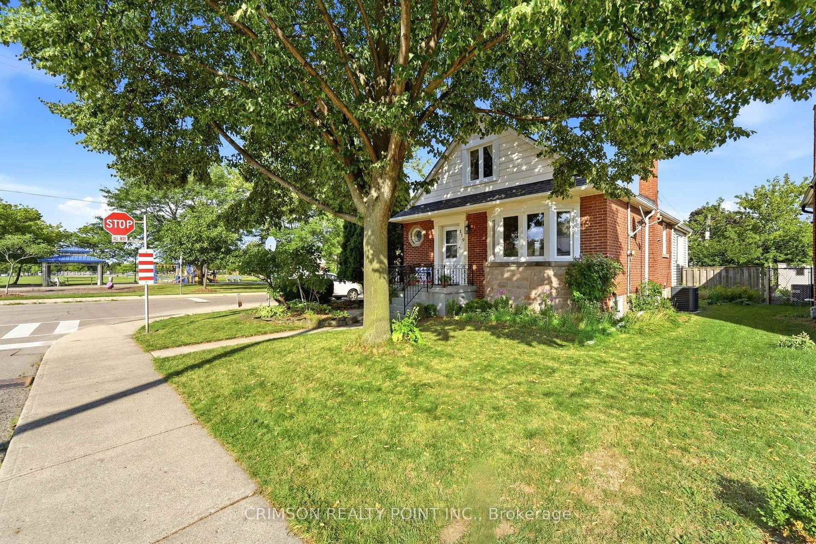 119 Rodgers Road • Hamilton, ON photo 3