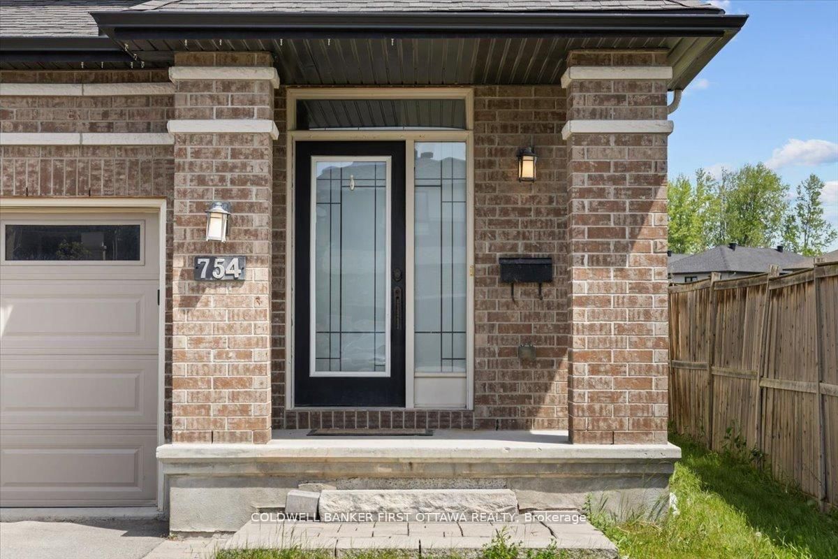 754 Brian Good Avenue • Ottawa, ON photo 2