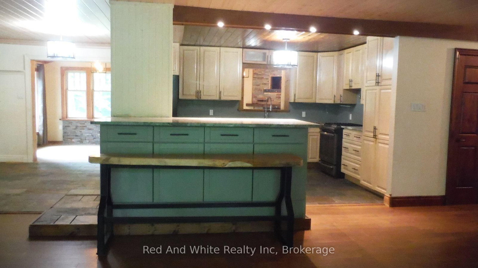 708 141 HWY Highway • Seguin, ON photo 9