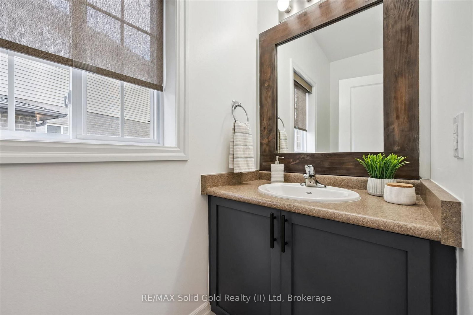 952 Eden Oak Court • Kitchener, ON photo 14