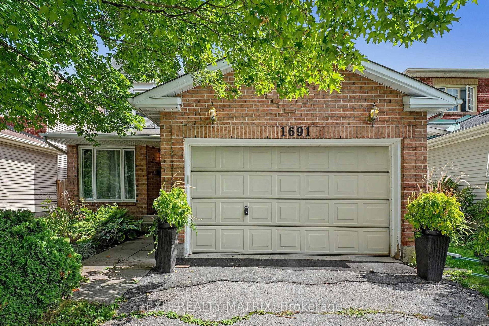 1691 Hunters Run Drive • Ottawa, ON photo 1