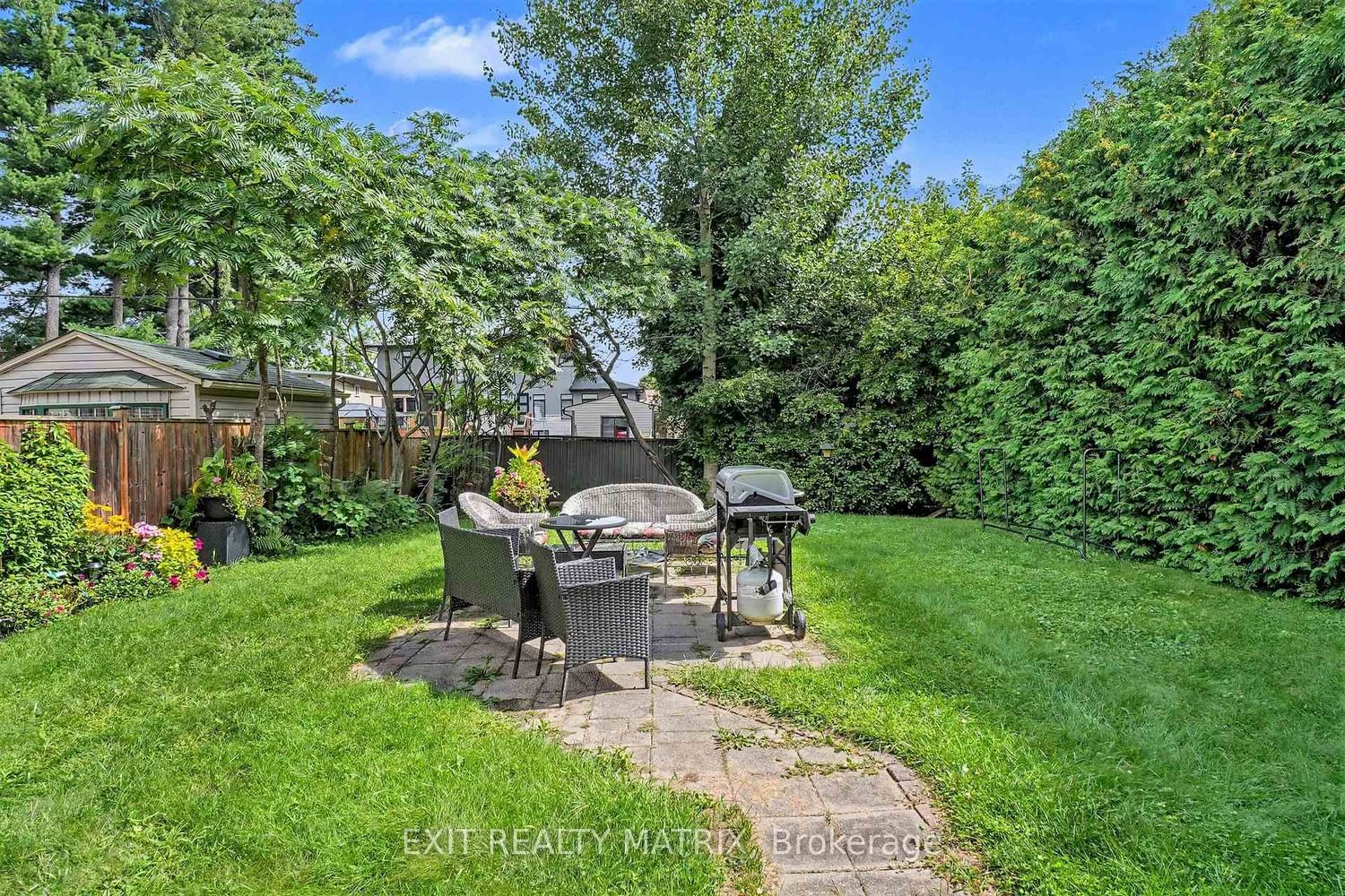 1691 Hunters Run Drive • Ottawa, ON photo 7
