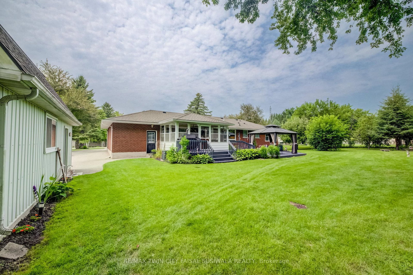 44 Oakwood Drive • Cambridge, ON photo 11