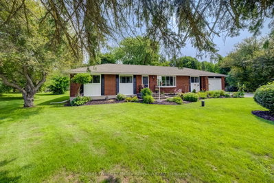 44 Oakwood Drive • Cambridge, ON photo 3