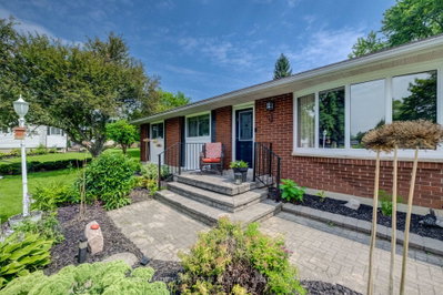 44 Oakwood Drive • Cambridge, ON photo 4