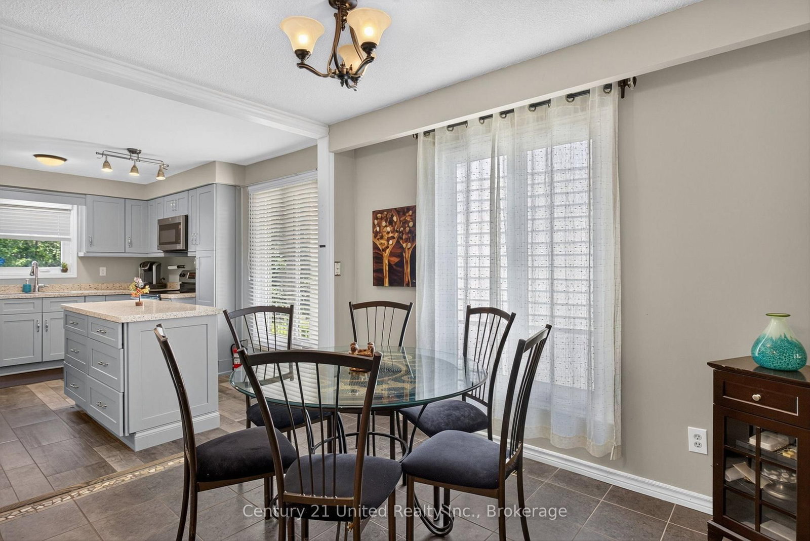 2121 Meadowview Road • Peterborough, ON photo 9