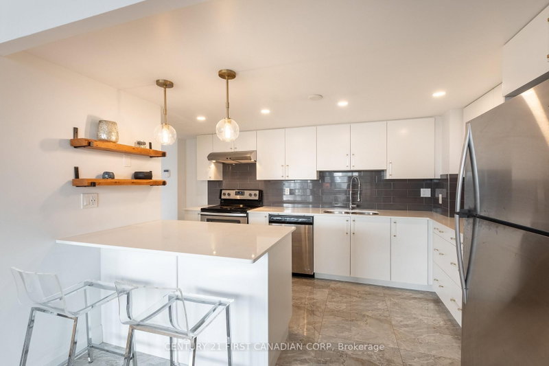 810 - 600 Talbot Street