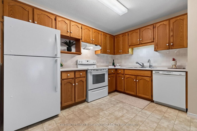 51 - 300 Johnt Street S
