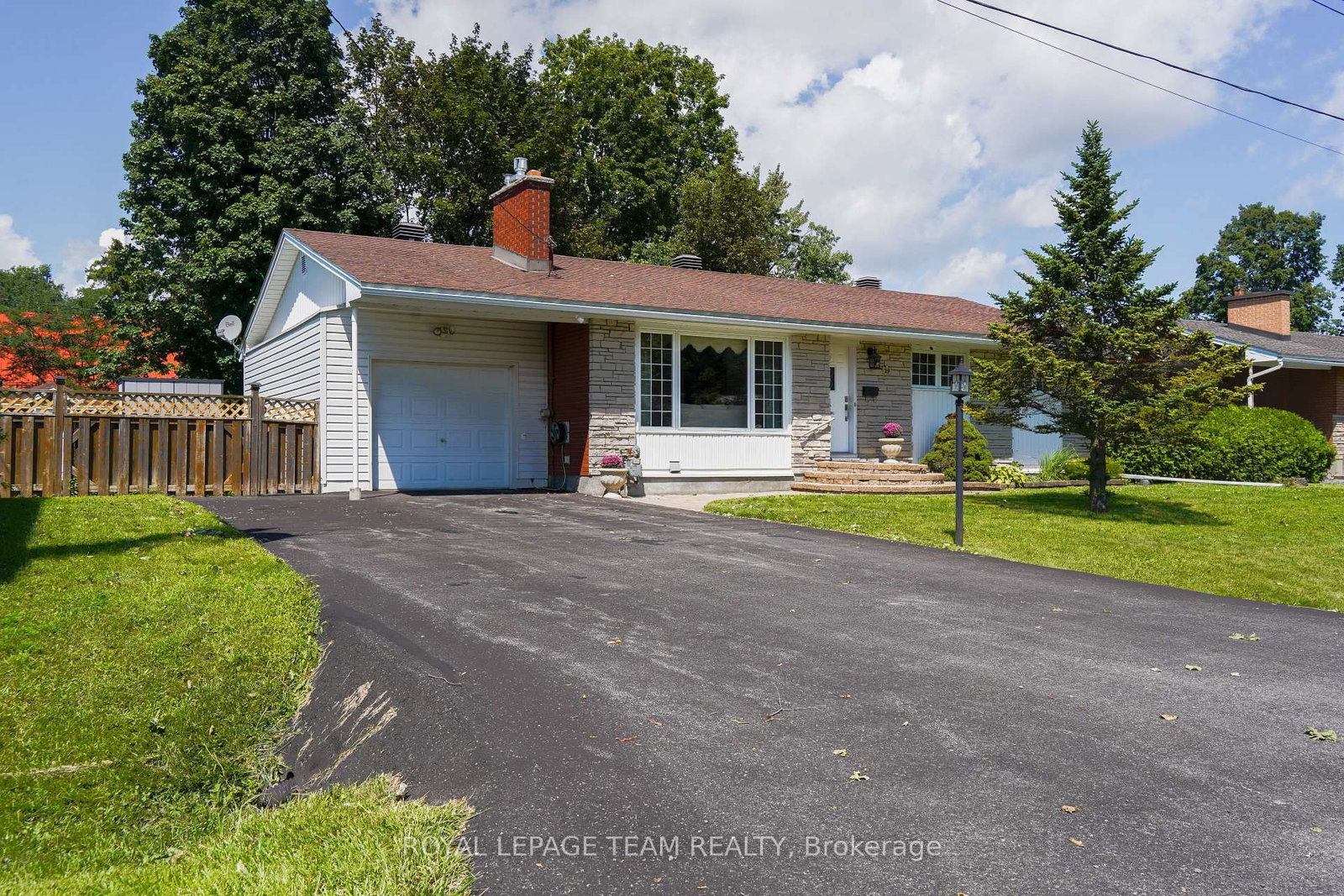 29 Epworth Avenue • Kanata, ON photo 1