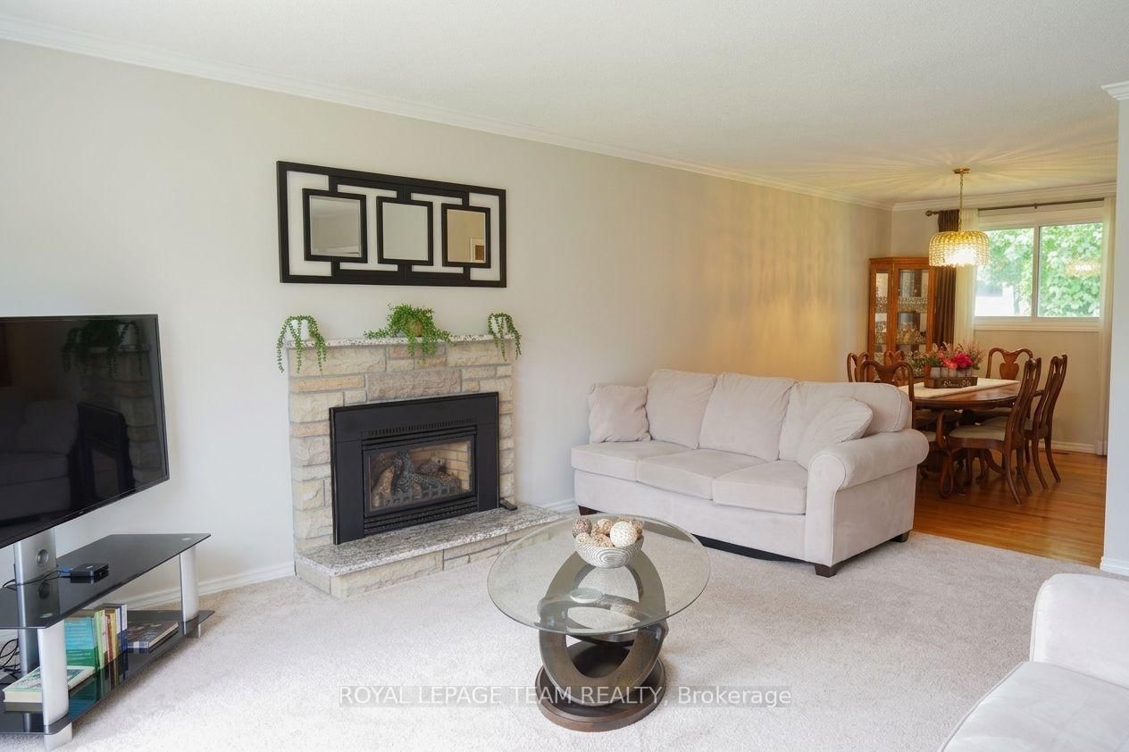 29 Epworth Avenue • Kanata, ON photo 4