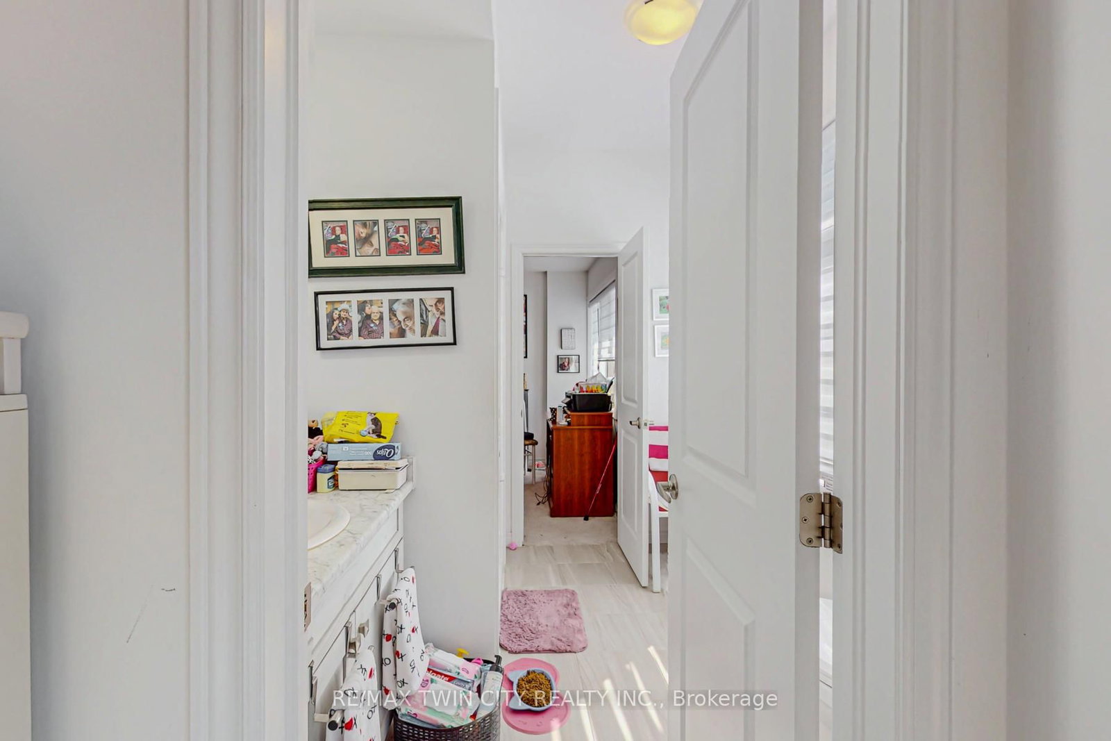 228 Longboat Run • Brantford, ON photo 22