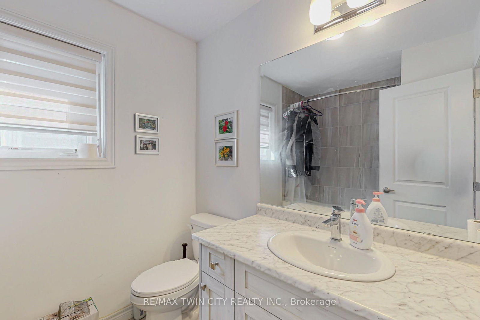 228 Longboat Run • Brantford, ON photo 25