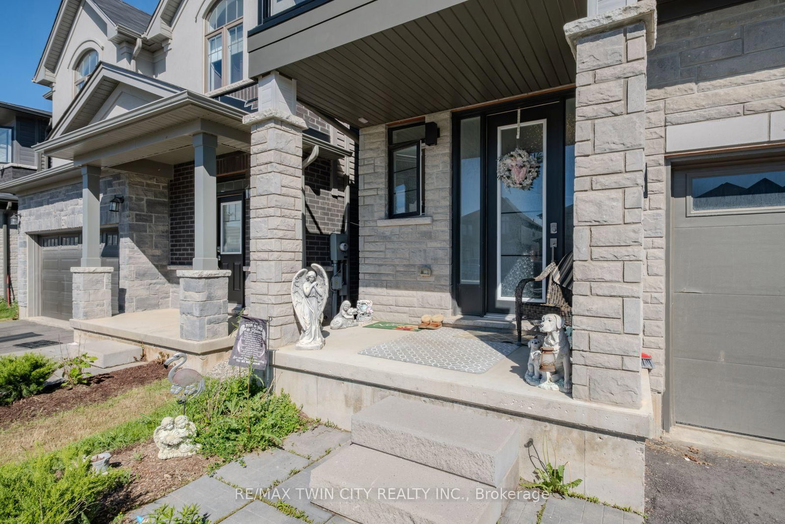 228 Longboat Run • Brantford, ON photo 5
