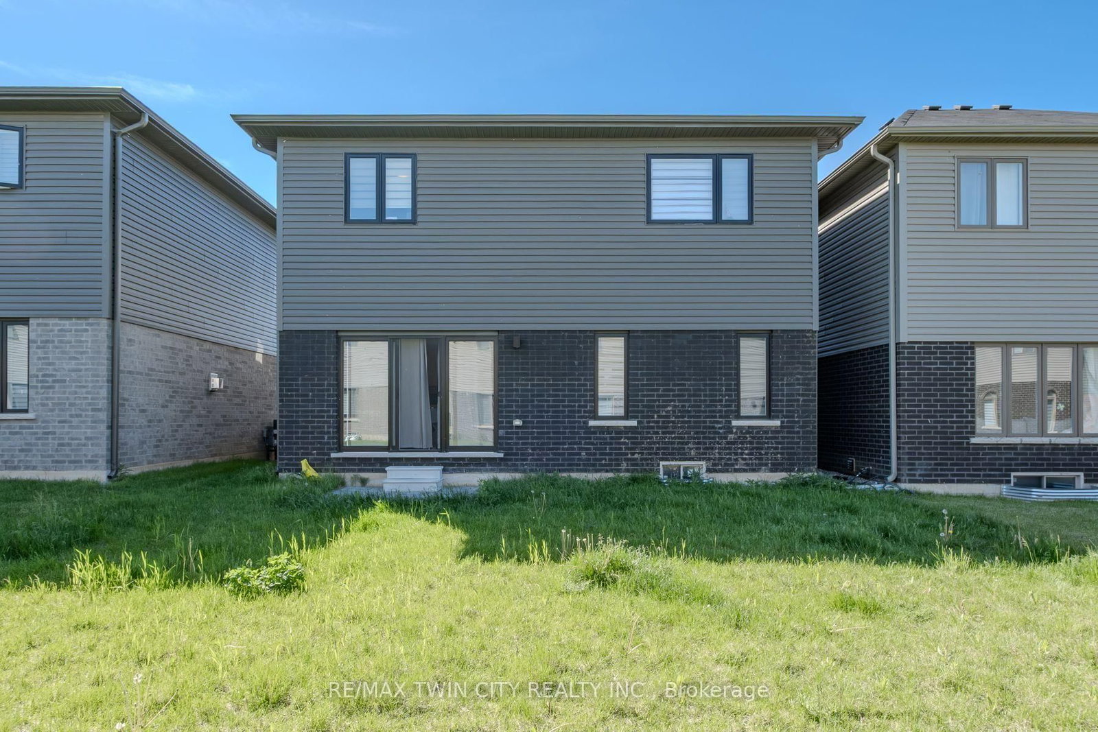 228 Longboat Run • Brantford, ON photo 6