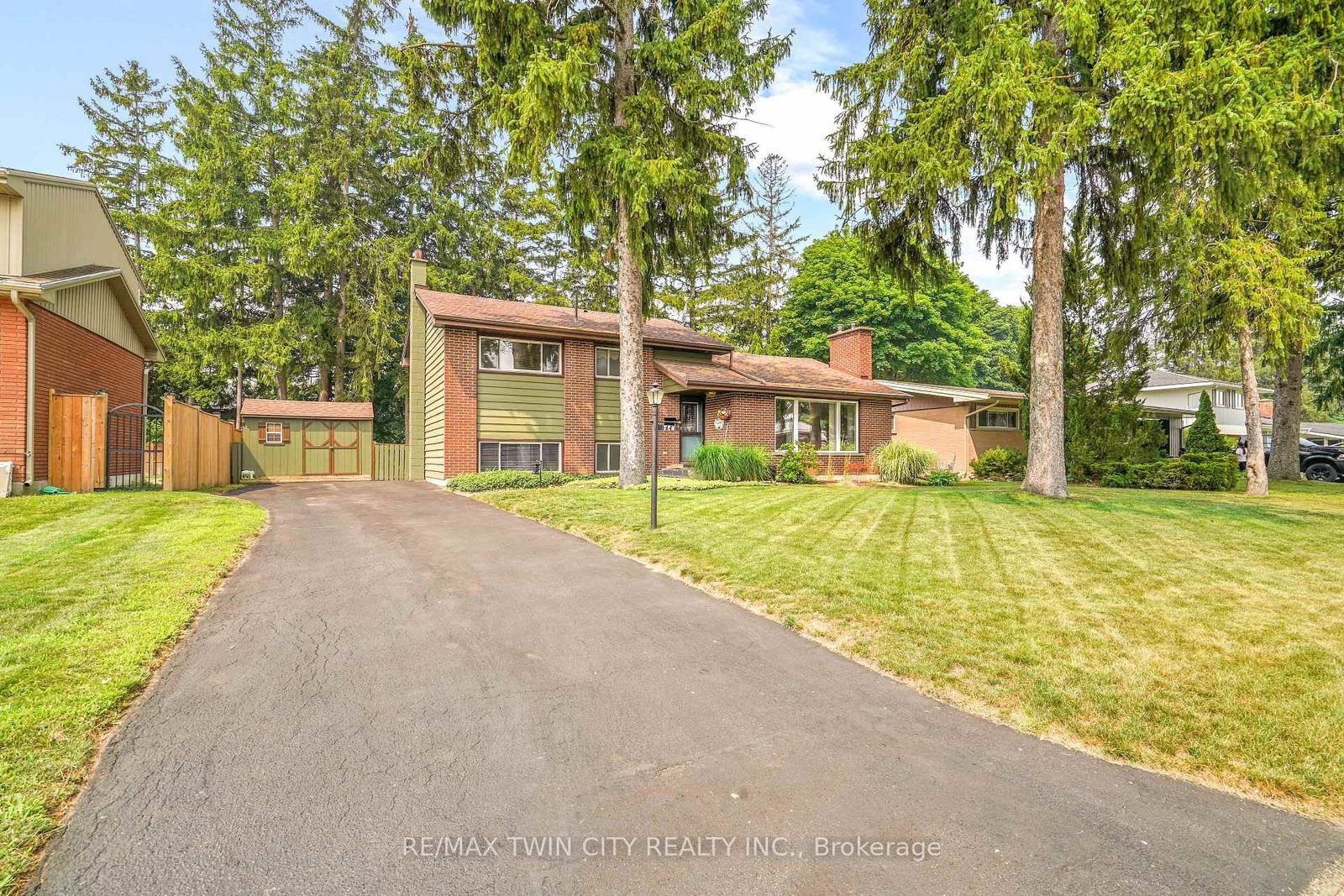 10 Brier Crescent • Brantford, ON photo 1