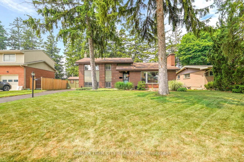 10 Brier Crescent