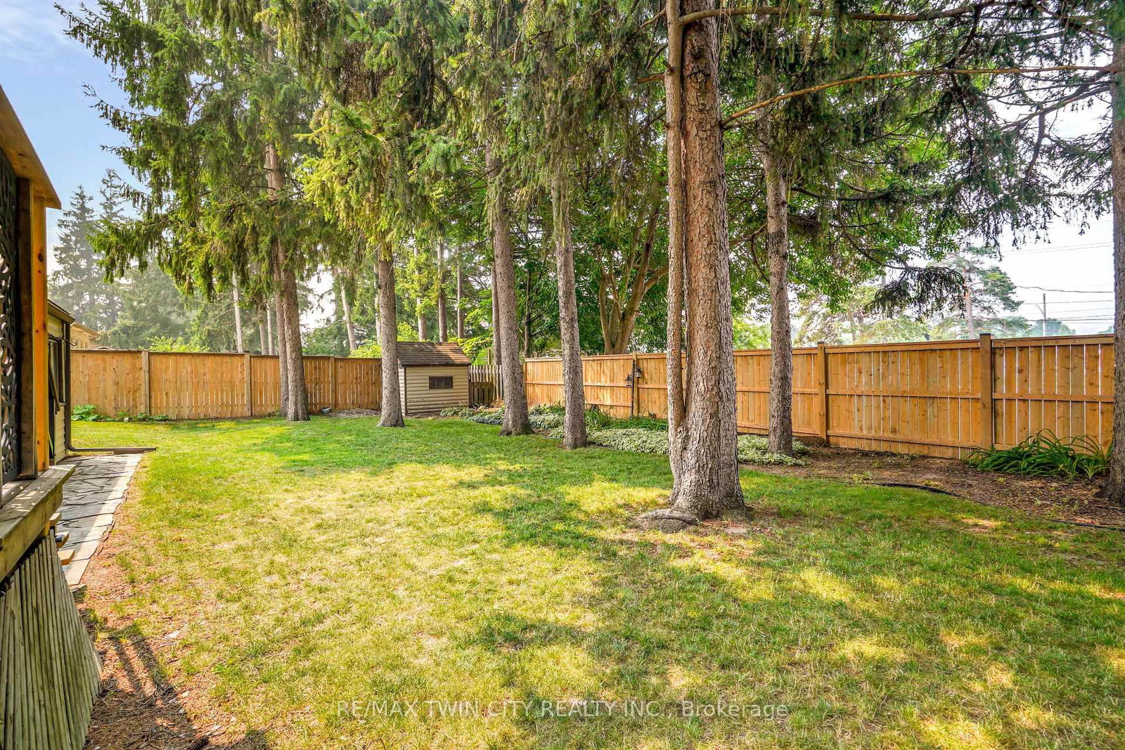 10 Brier Crescent • Brantford, ON photo 36
