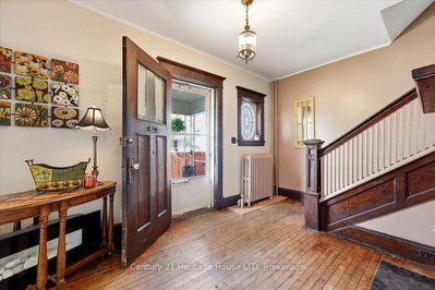 17 Elizabeth Street E • Welland, ON photo 4