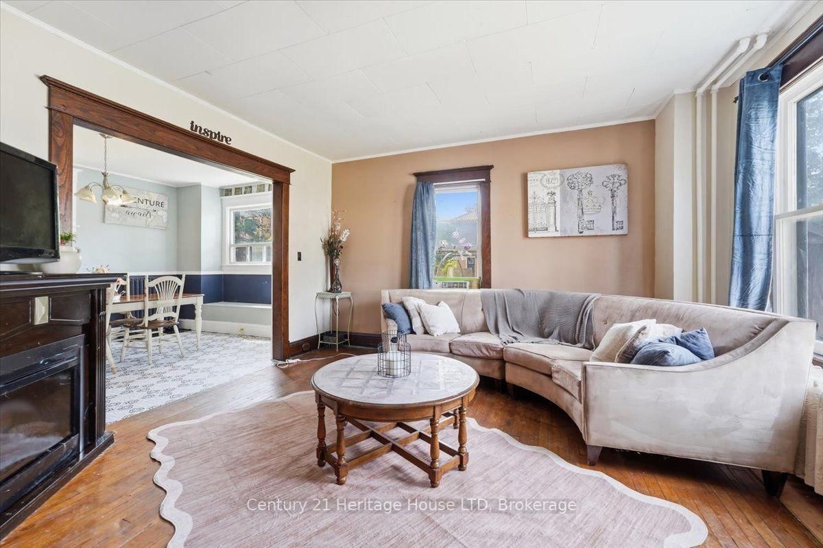 17 Elizabeth Street E • Welland, ON photo 8