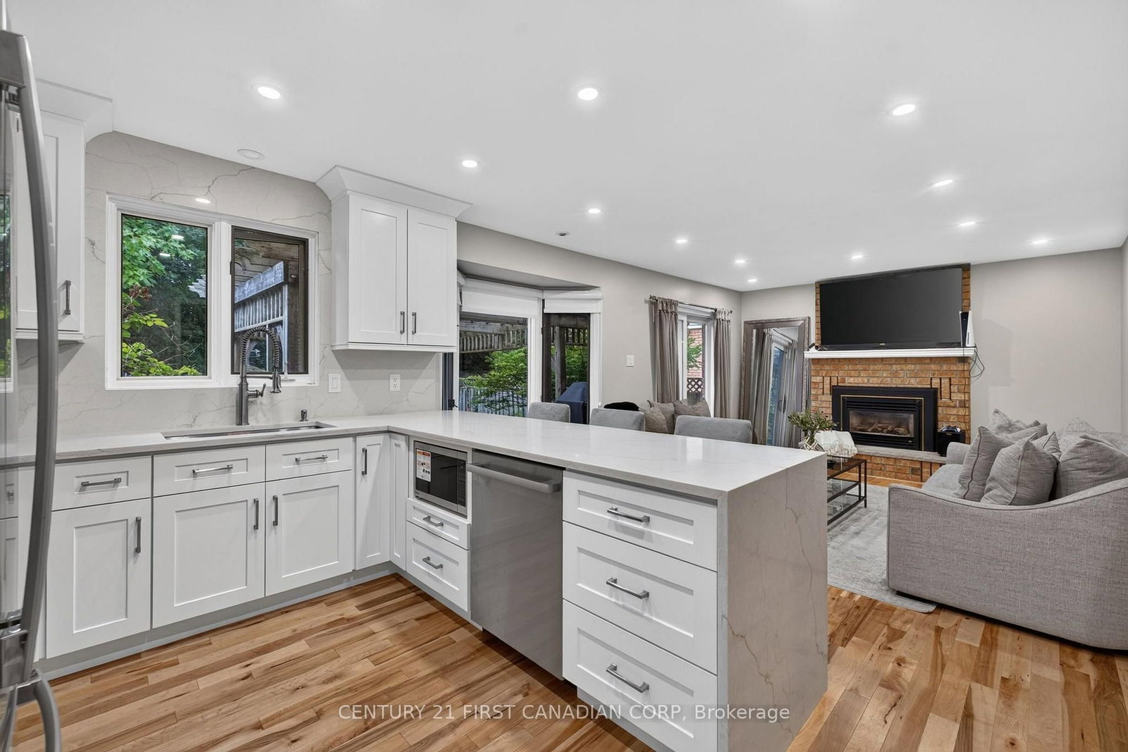 603 Country Club Mews • London South, ON photo 10
