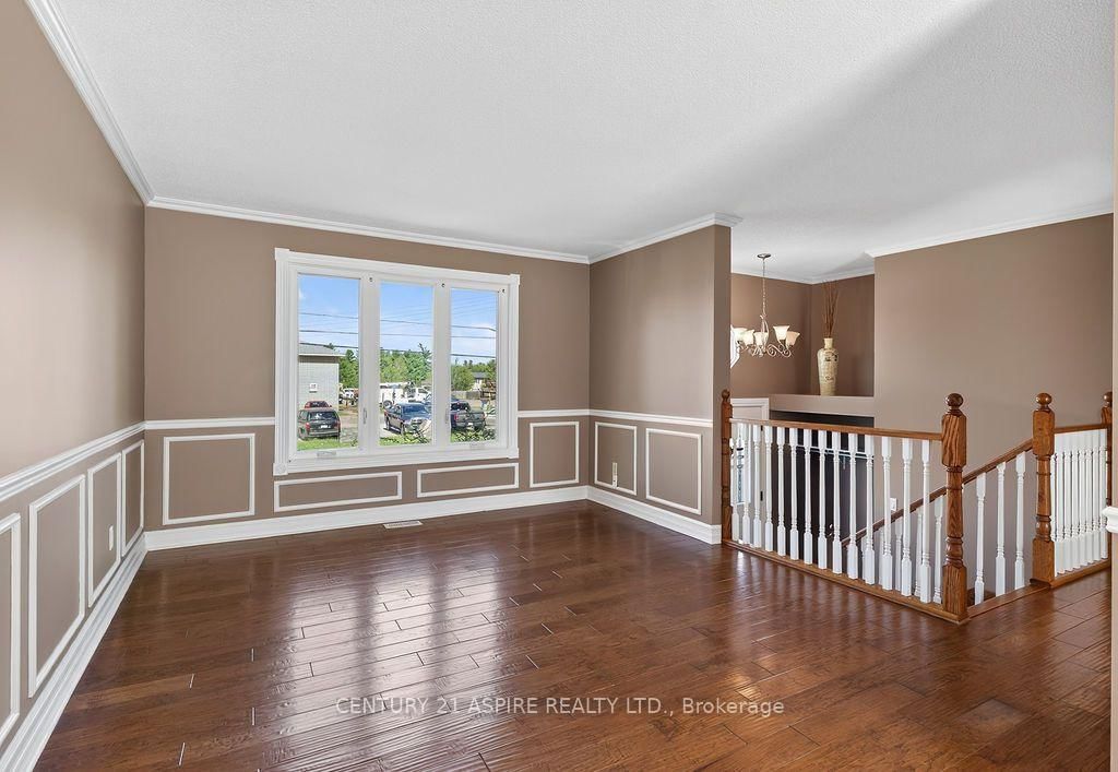 50 Portage Road • Petawawa, ON photo 18