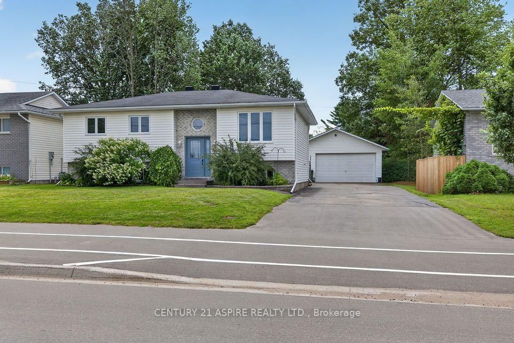 50 Portage Road • Petawawa, ON photo 2
