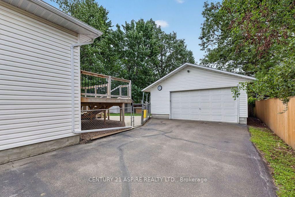 50 Portage Road • Petawawa, ON photo 4