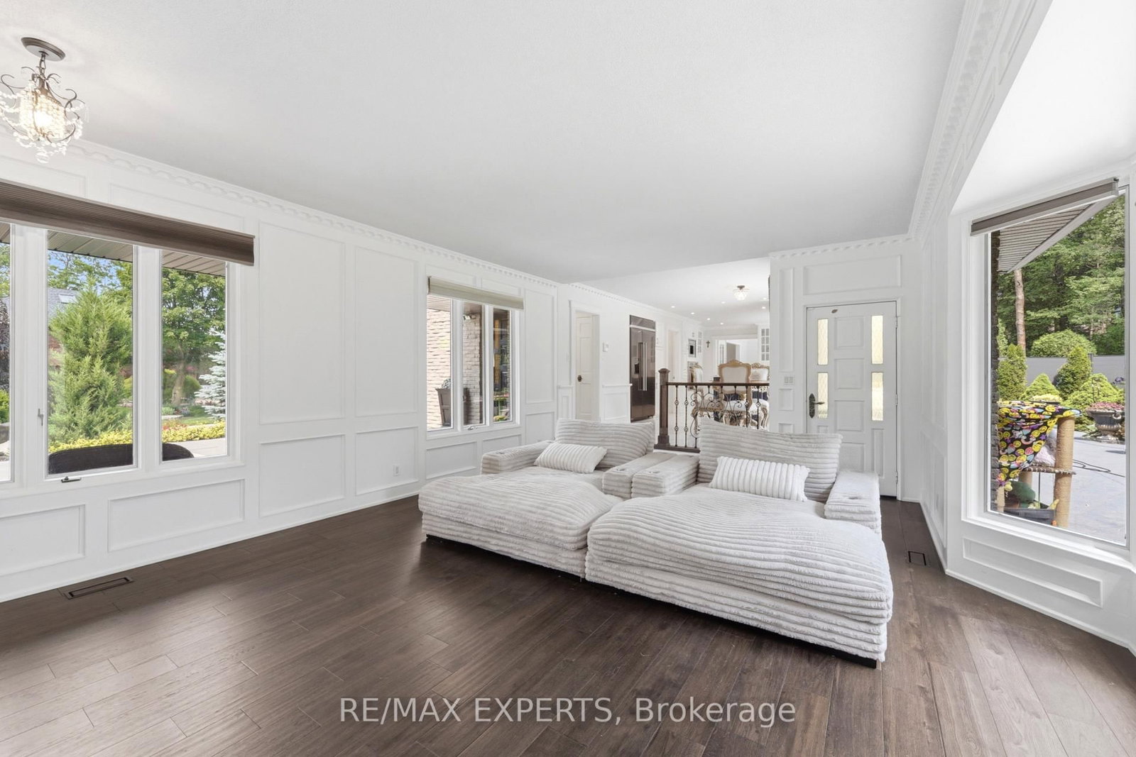 28 Stonegate Drive • Hamilton, ON photo 16