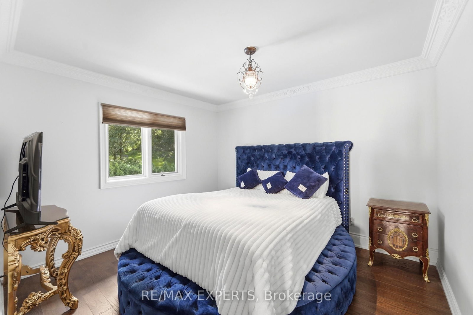 28 Stonegate Drive • Hamilton, ON photo 25