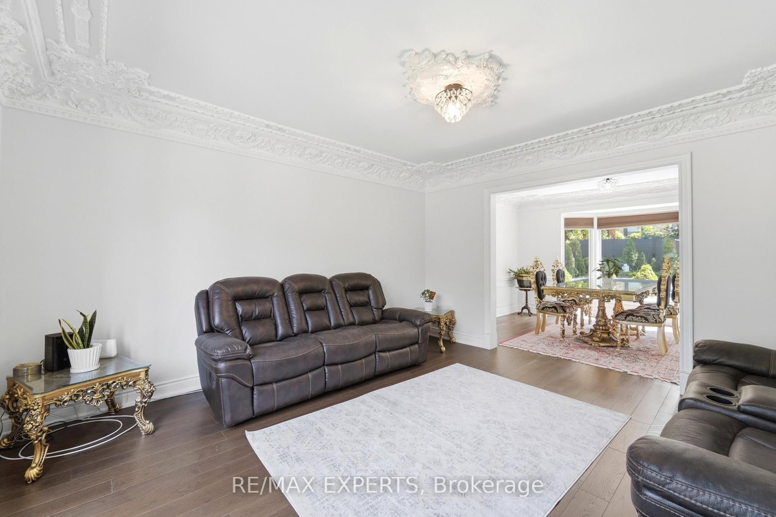 28 Stonegate Drive • Hamilton, ON photo 8