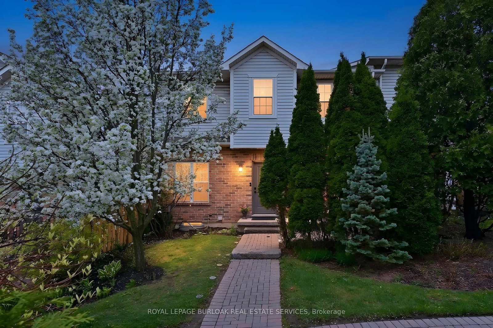 1085 Harrogate Drive • #35 • Hamilton, ON photo 1
